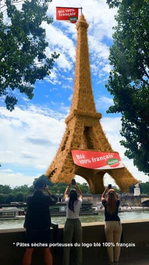 Eiffel Tower Covered with Wheat in a fake-out-of-home ad of Panzani