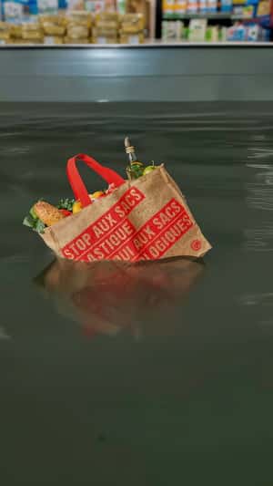 Supermarket Under Floodwater in a fake-out-of-home ad of E.Leclerc