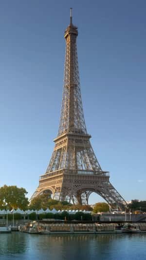 Eiffel Tower Wrapped in Fabric in a fake-out-of-home ad of Inoui Editions