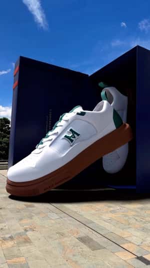 Sneaker Leaves Footprints in a fake-out-of-home ad of Mario Hernández