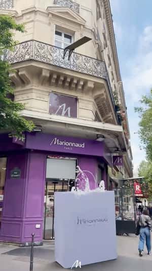Perfume Dives onto Shopping Bag in a fake-out-of-home ad of Marionnaud