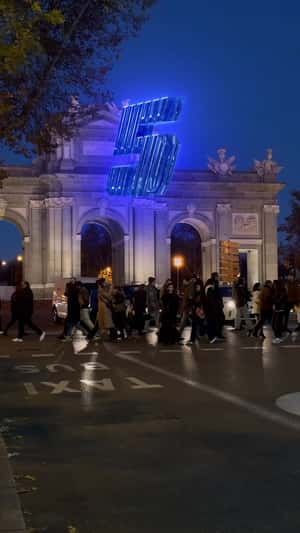 Giant Blue Number 5 at Puerta de Alcalá in a fake-out-of-home ad of Renault