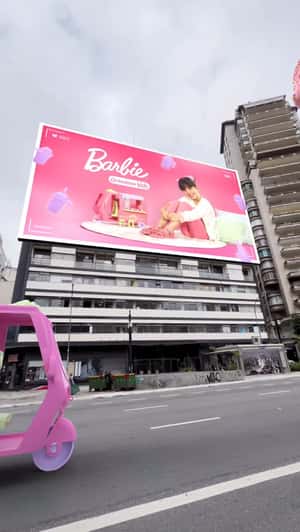  Sandal and Ice Cream Parlor Display in a fake-out-of-home ad of Grendene Kids
