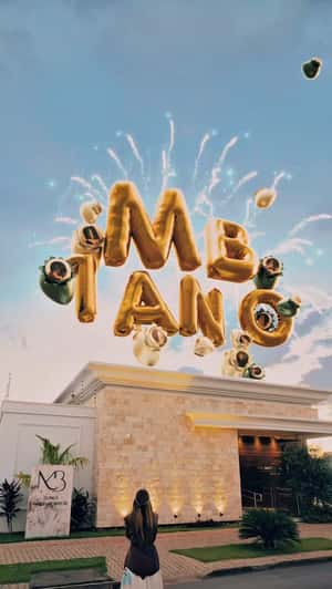 Anniversary Balloon Display in a fake-out-of-home ad of Clinica Marcella Birtche