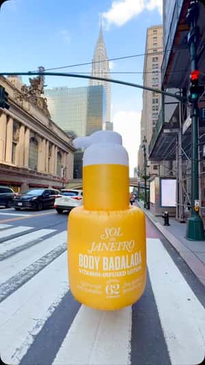 Inflated "Badalada" Crosses Street in a fake-out-of-home ad of Sol de Janeiro