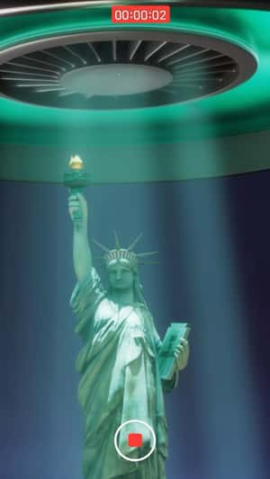 Hair Dryer Torch of Statue of Liberty in fake-out-of-home ad of L’Oréal