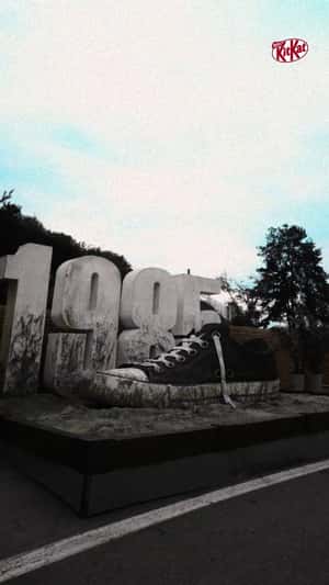 Giant 1985 Installation at Roadside in a fake-out-of-home ad of KitKat