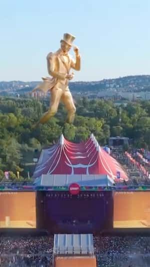 Johnnie Walker Comes to Life in fake-out-of-home ad of Johnnie Walker