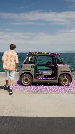 Swipe Triggers Background Change in a fake-out-of-home ad of Citroën