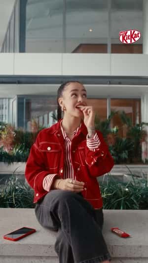 Bar Ends Notification Overload in a fake-out-of-home ad of KitKat