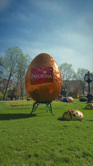 Giant Egg Unwraps Revealing Balloon Bunnies in a fake-out-of-home ad of Lidl