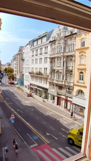 Truck Carries Massive Fridge in a fake-out-of-home ad of Sinalco