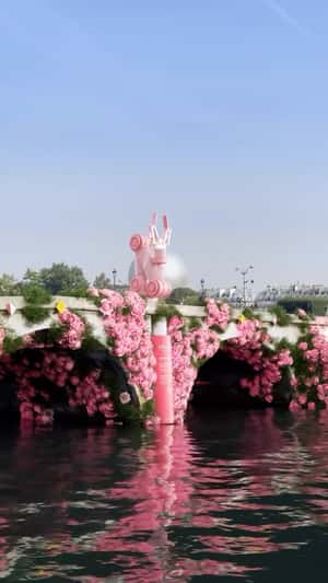 Giant Bottle Repairs Cracked Bridge in a fake-out-of-home ad of Melvita