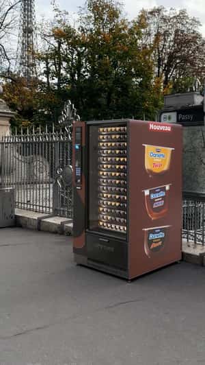 Vending Machine Releases Giant Cup in a fake-out-of-home ad of Danette