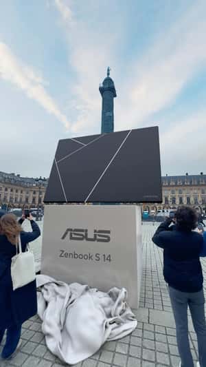 Laptop Floating Installation at Plaza in a fake-out-of-home of Asus