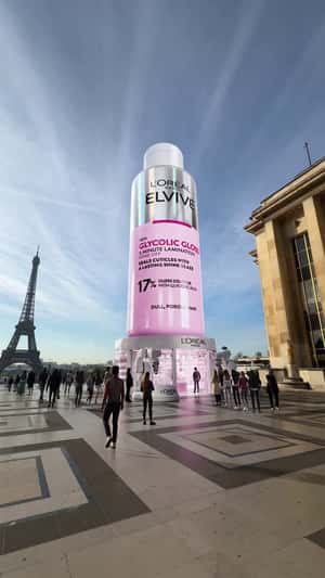Elvive Pop-up Store Paris fake-out-of-home ad of L'Oréal Paris
