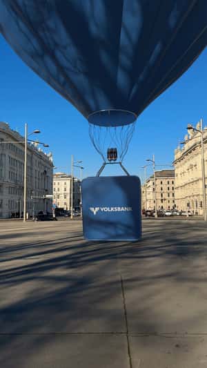 Hot Air Balloon Lands in Vienna in fake-out-of-home ad of Volksbank Wien