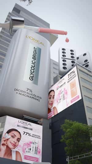 Giant Glycolic Bright Domino Effect fake-out-of-home ad of L'Oréal Paris