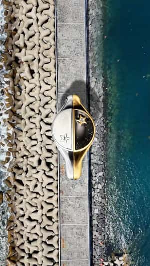 Signet Rings Joined in fake-out-of-home ad of Pandora