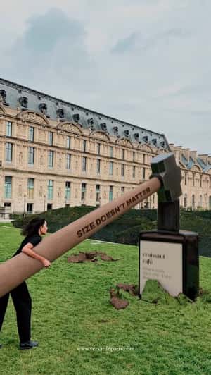 Perfume Whacked by Big Hammer in fake-out-of-home ad of Versatile