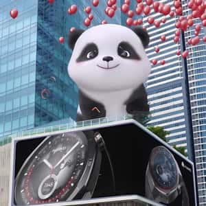 Panda Emerge From 3D LED Screen in a fake-out-of-home of Huawei