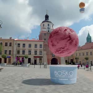 Ice Cream Hot Air Balloon Landing in a fake-out-of-home ad of BOSKO