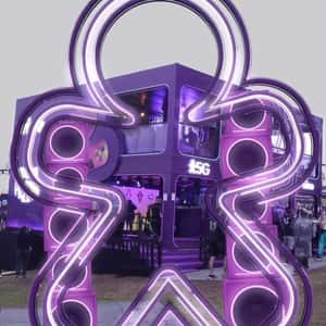 Logo On Neon Lights Appear Outside Store in a fake-out-of-home ad of Vivo