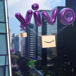Logo Balloons Carry Delivery Box in a fake-out-of-home ad of Vivo