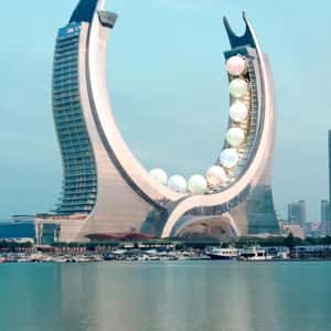 Giant Clam Emerges at Sea in a fake-out-of-home ad of Samsung