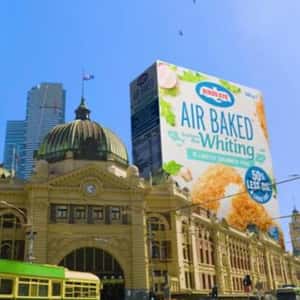 Packaging Towers like a Skyscraper in a fake-out-of-home ad of Birds Eye