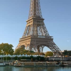 Eiffel Tower Wrapped in Fabric in a fake-out-of-home ad of Inoui Editions