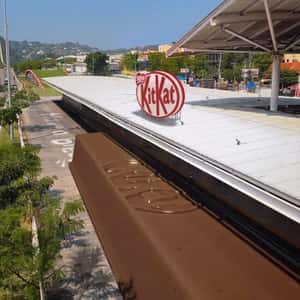 Chocolate Bar Arrives at Bus Station in a fake-out-of-home ad of KitKat