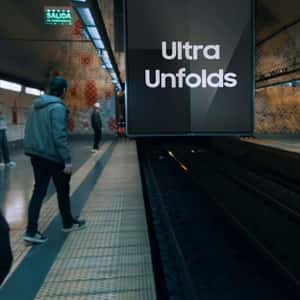Smartphones Unfold in Subway in a fake-out-of-home ad of Samsung