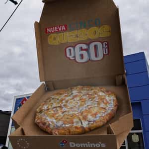 Helicopter Delivers Pizza Box in a fake-out-of-ad of Domino's