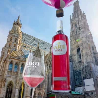 Hot Air Balloon Cocktail Drink Delivery in a fake-out-of-home ad of SARTI