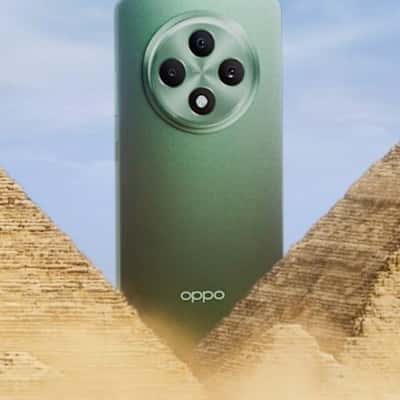 Smartphone Rises between Pyramids in a fake-out-of-home ad of OPPO