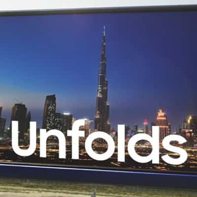 Flip Phone Opens Across the Road in a fake-out-of-home ad of Samsung Mobile