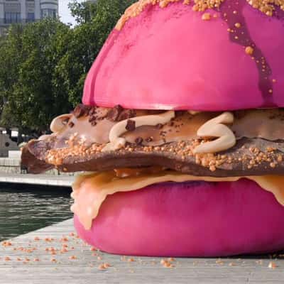 Boardwalk Opens Releasing a Burger in a fake-out-of-home ad of Jisma Burger