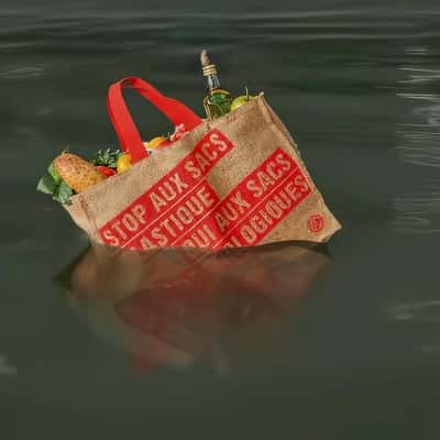 Supermarket Under Floodwater in a fake-out-of-home ad of E.Leclerc