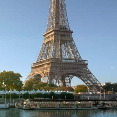 Eiffel Tower Wrapped in Fabric in a fake-out-of-home ad of Inoui Editions
