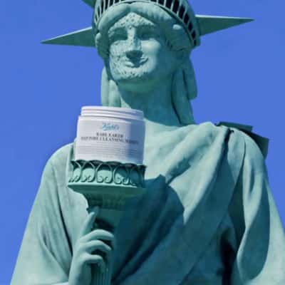 Statue of Liberty Applies Mask in a face-out-of-home ad of Kiehl's