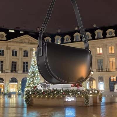 Handbag Monument at Square in a fake-out-of-home ad of Labella