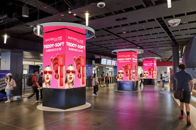 Melbourne Central Digital Pillars