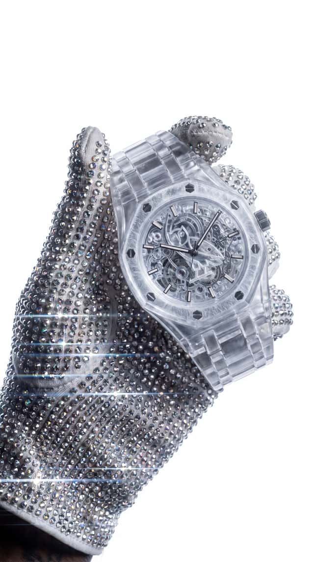 Watch hold by glitter glove