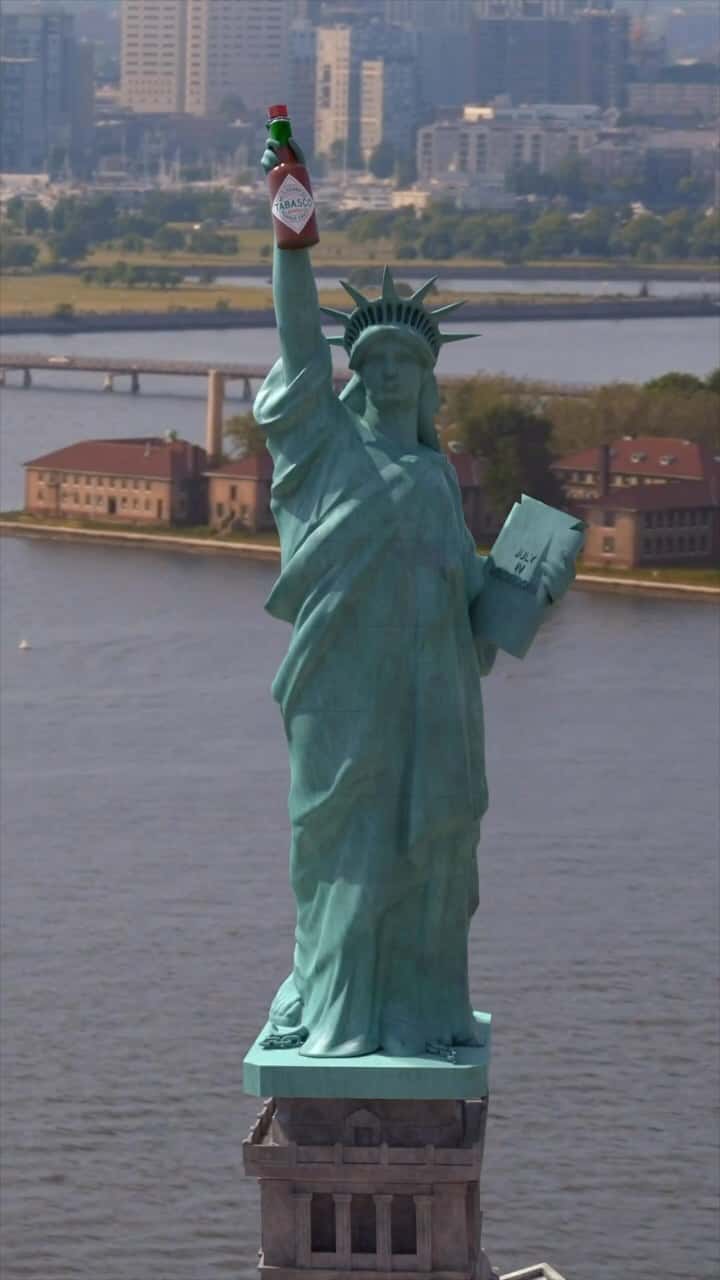 CGI Video Tabasco Hot Sauce Lifted by Statue of Liberty