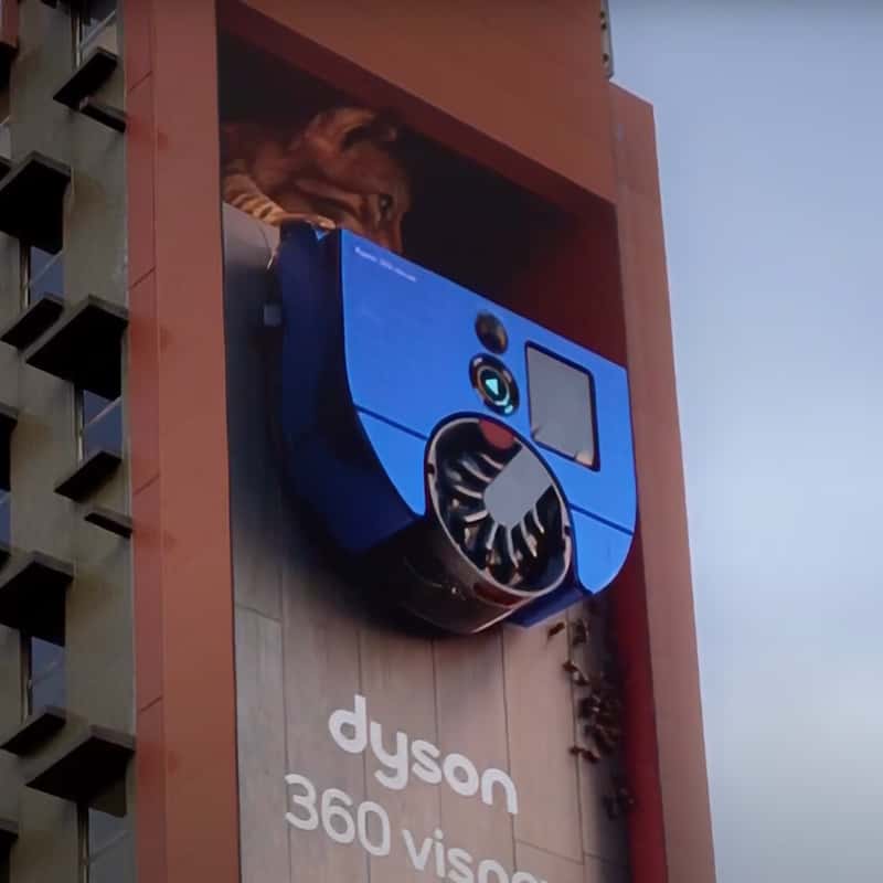 DOOH Ads in Retail: 8 Best Examples